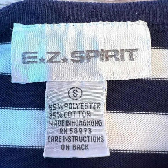 E.Z Spirit Women's Blue & White Striped Elastic Hem Short‎ Sleeve Top Size Small - Picture 3 of 6